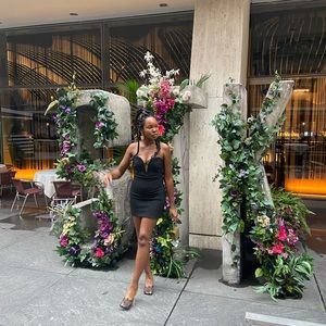 Zara sweetheart neckline mini dress